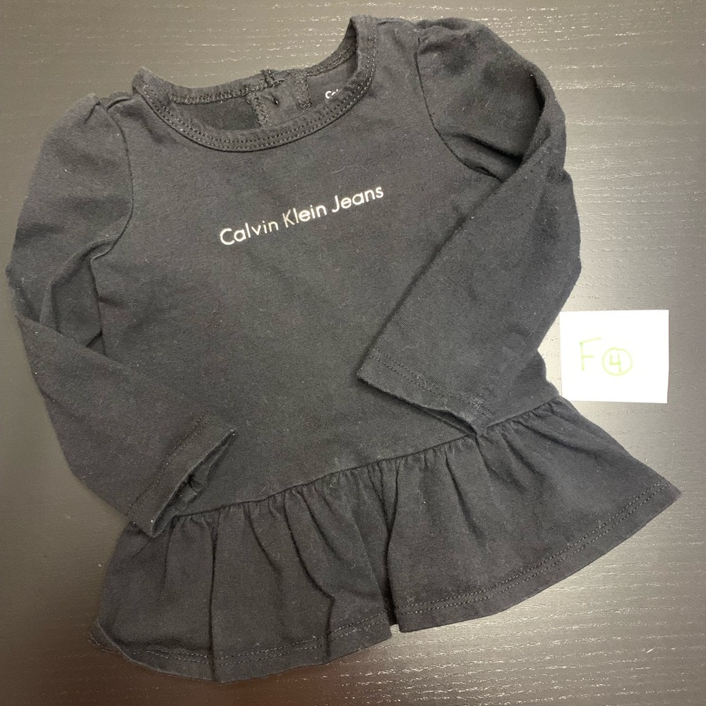 ⭐️2/$8.00⭐️ Calvin Klein Jeans 3-6m Black Long Sleeve Peplum Style Top